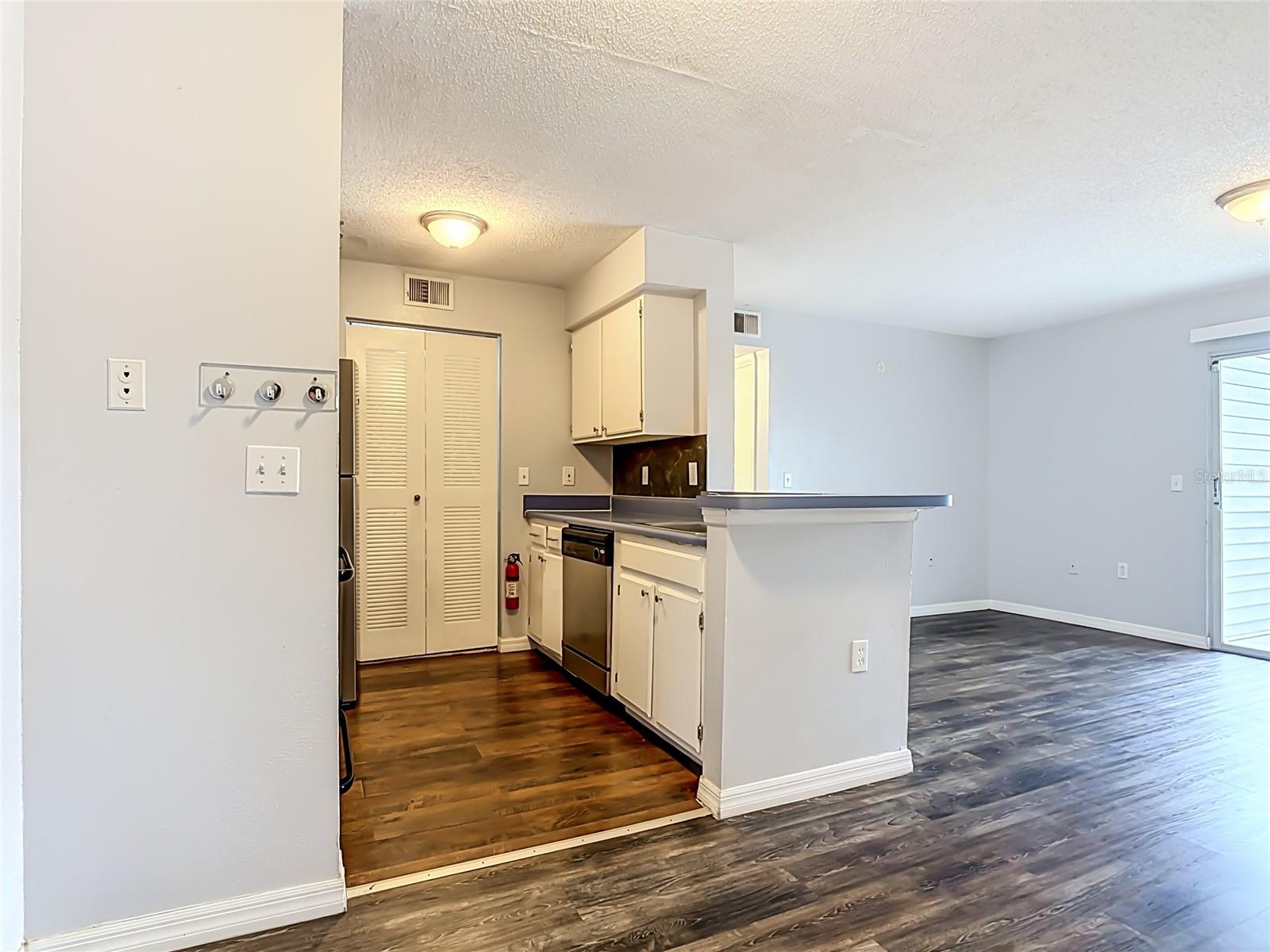 1229 Bermuda Lakes Ln #206 Property Photo 6