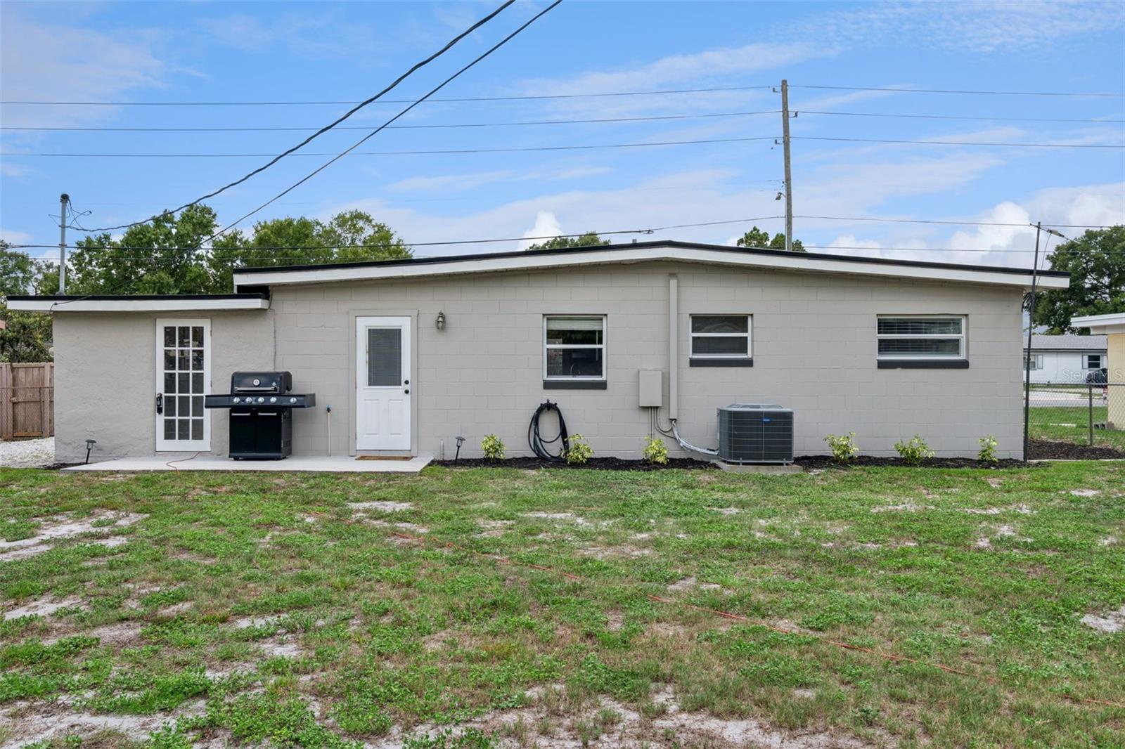 1100 Wurst Rd Property Photo 33