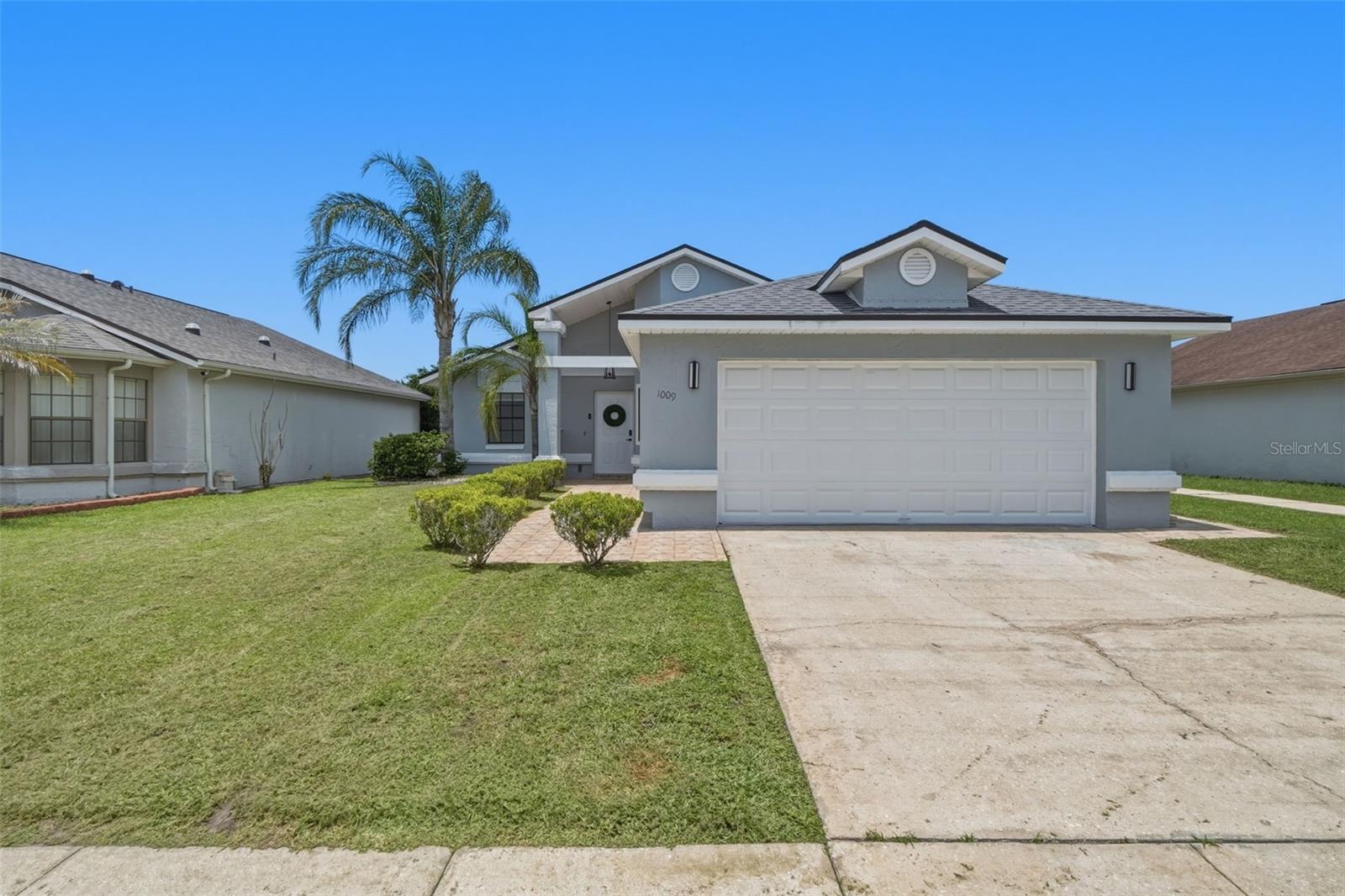 1009 Whalebone Bay Dr Property Photo 1