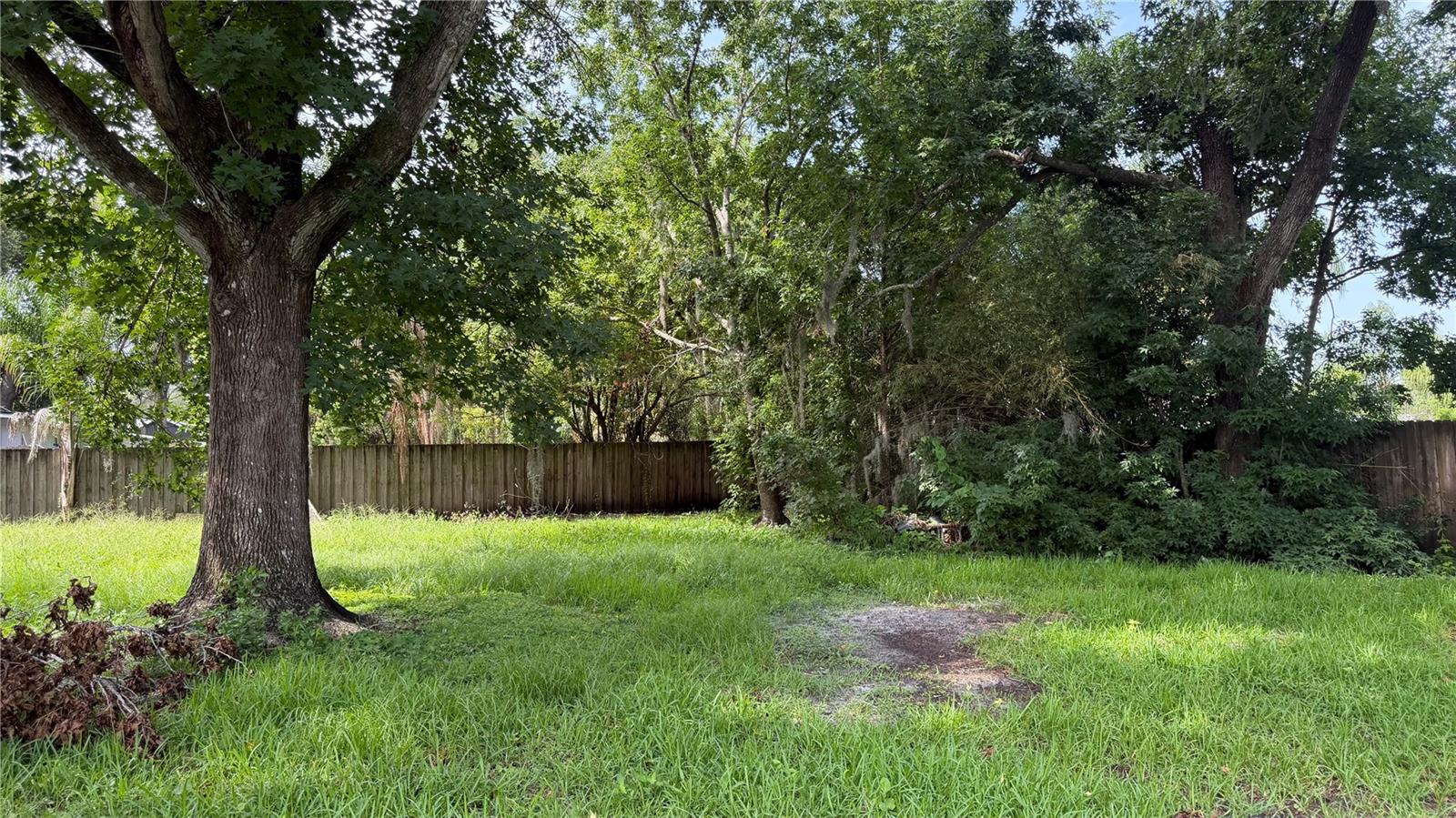 1600 Foxbower Rd Property Photo 5