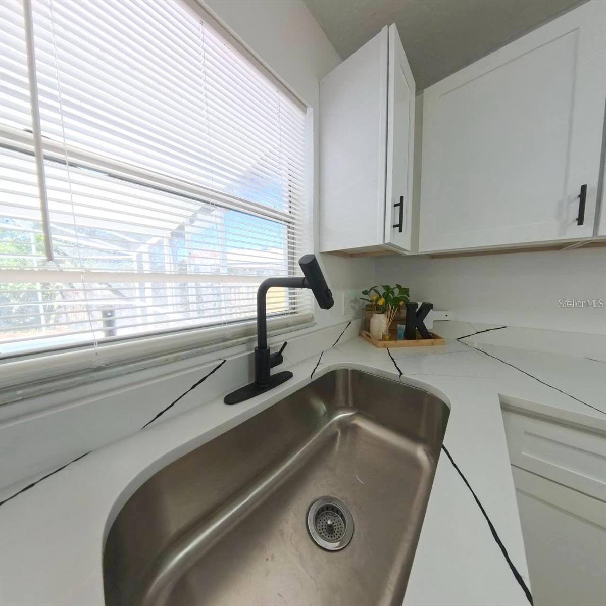 905 Spring Creek Dr Property Photo 8
