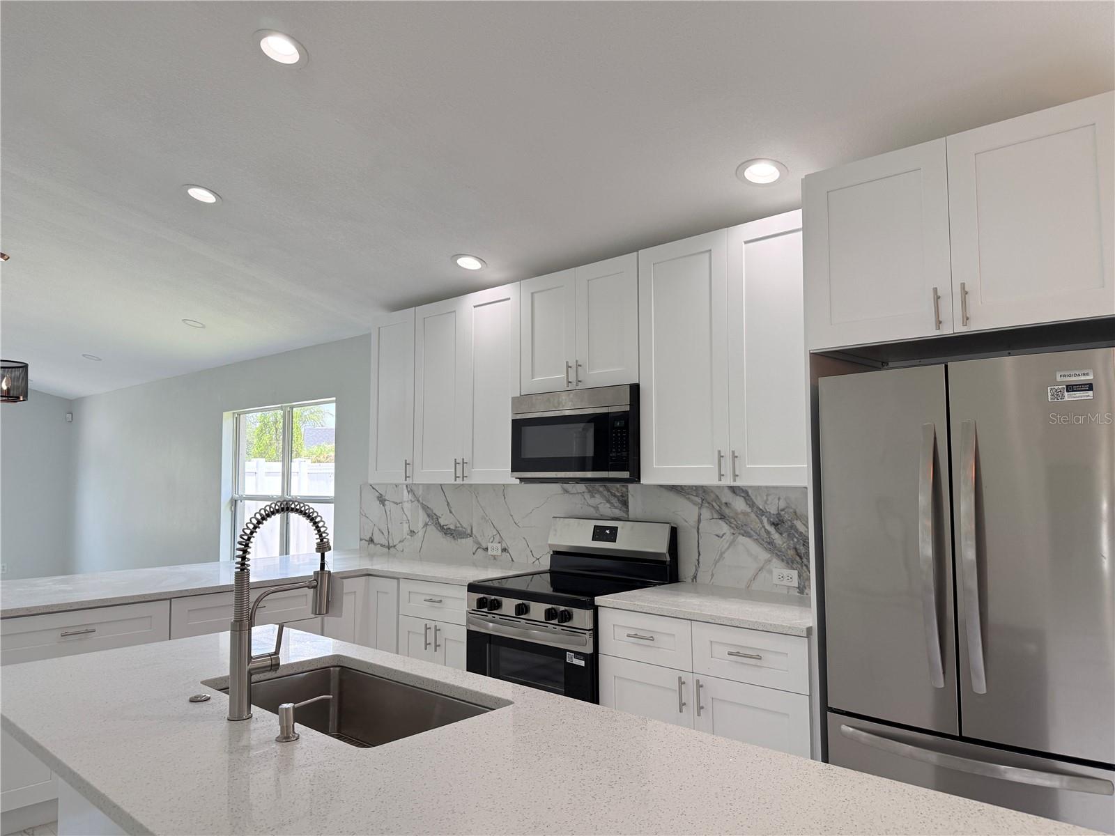 9067 Hastings Beach Blvd Property Photo 7