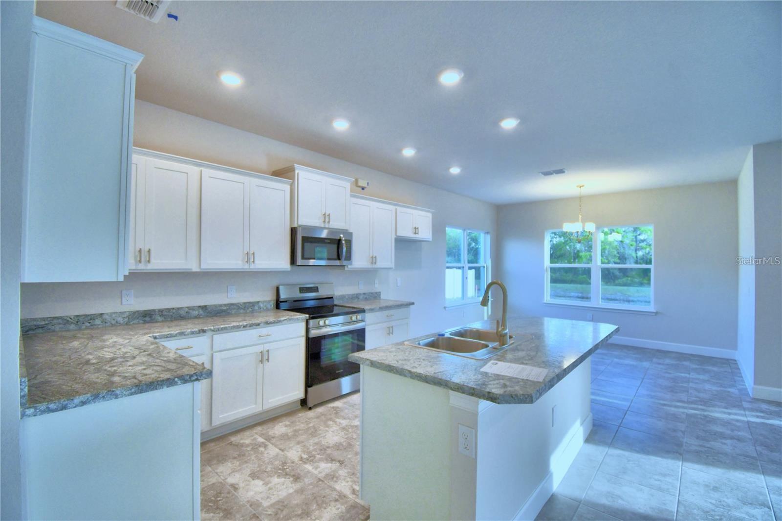 906 Sofia Ln Property Photo 6
