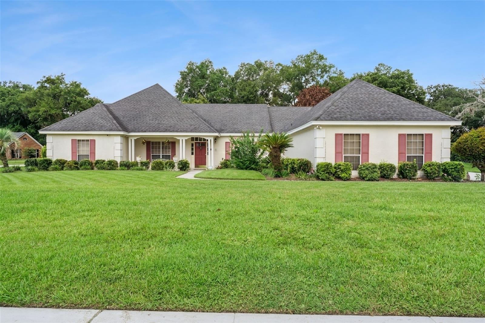 2512 Tryon Pl Property Photo 4