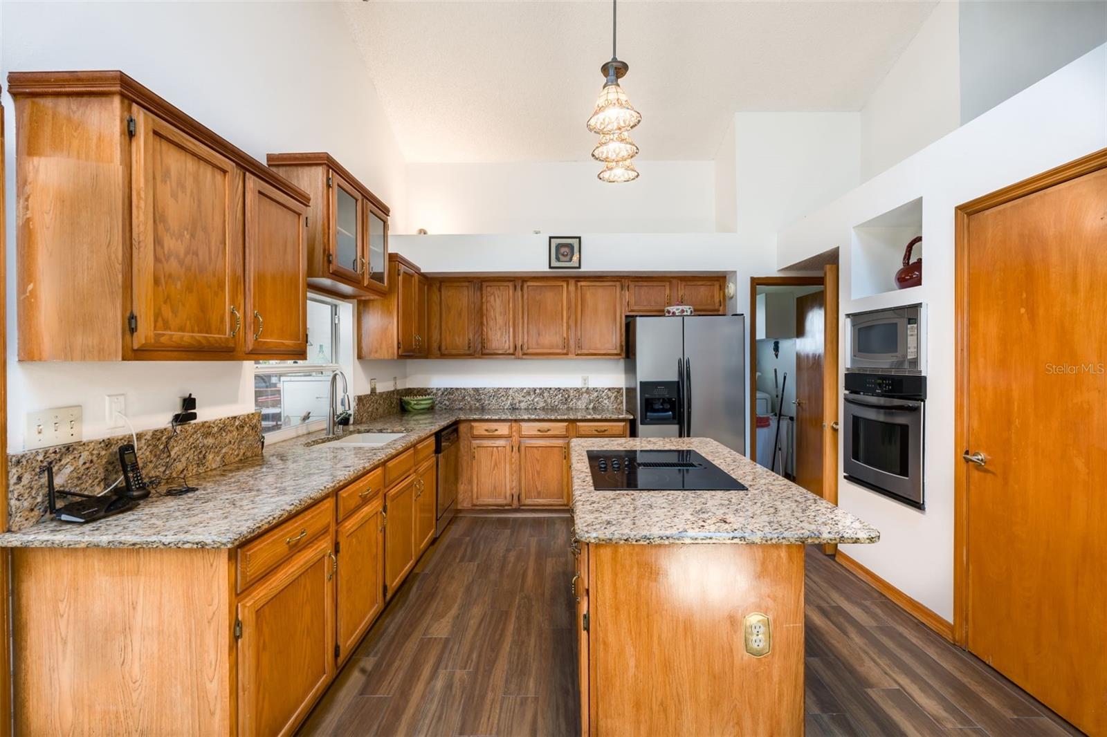 2512 Tryon Pl Property Photo 25