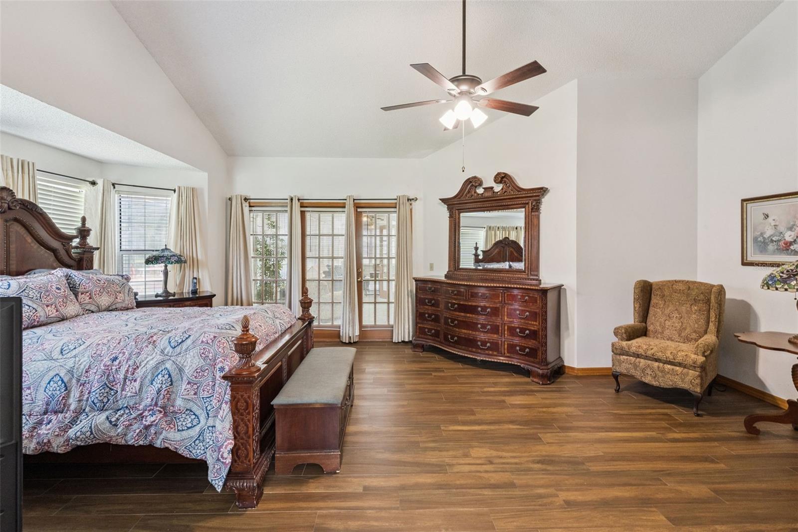 2512 Tryon Pl Property Photo 26