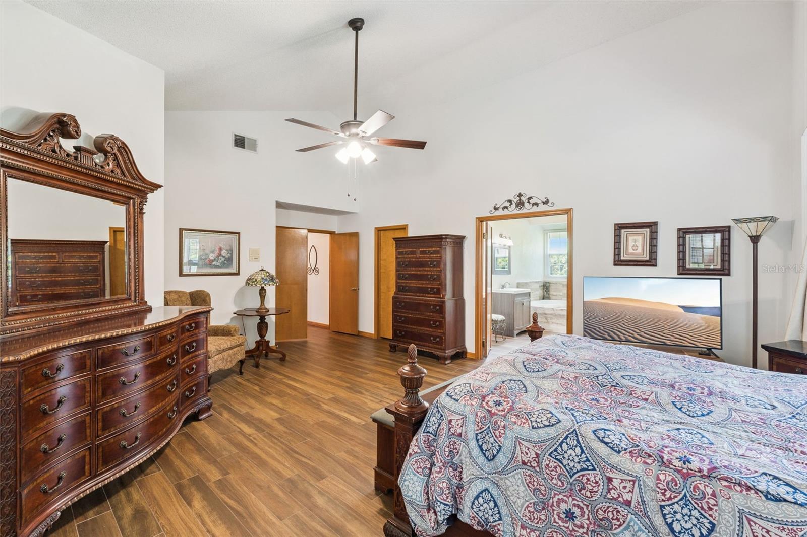 2512 Tryon Pl Property Photo 29