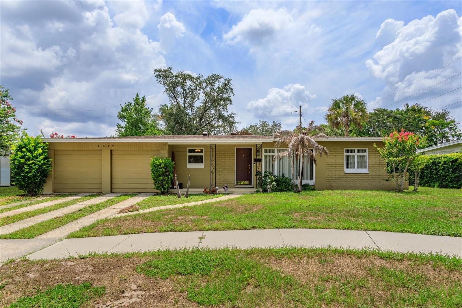 1519 Catalpa Ln Property Photo 1
