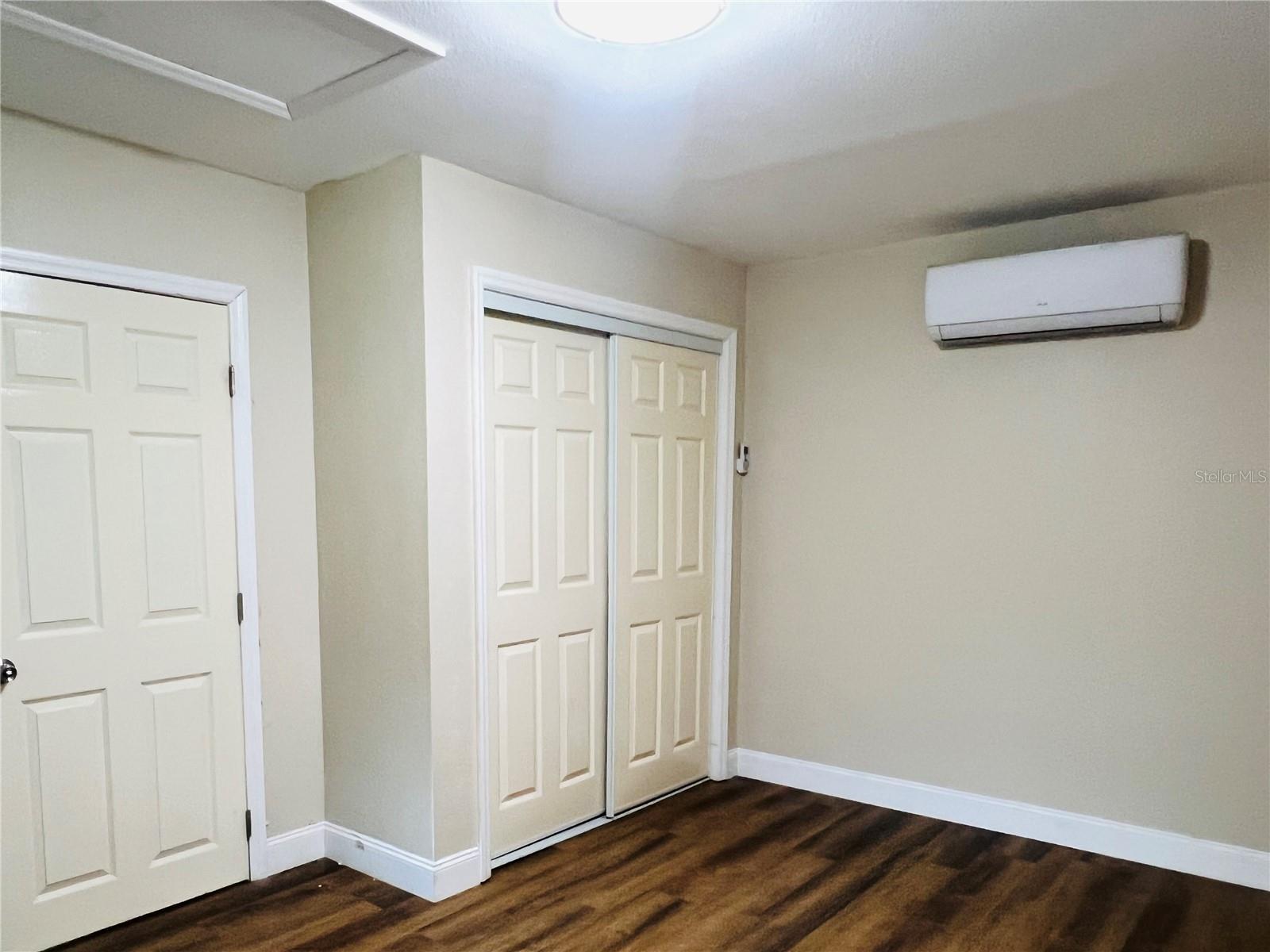 1218 Kingston Ave Property Photo 8