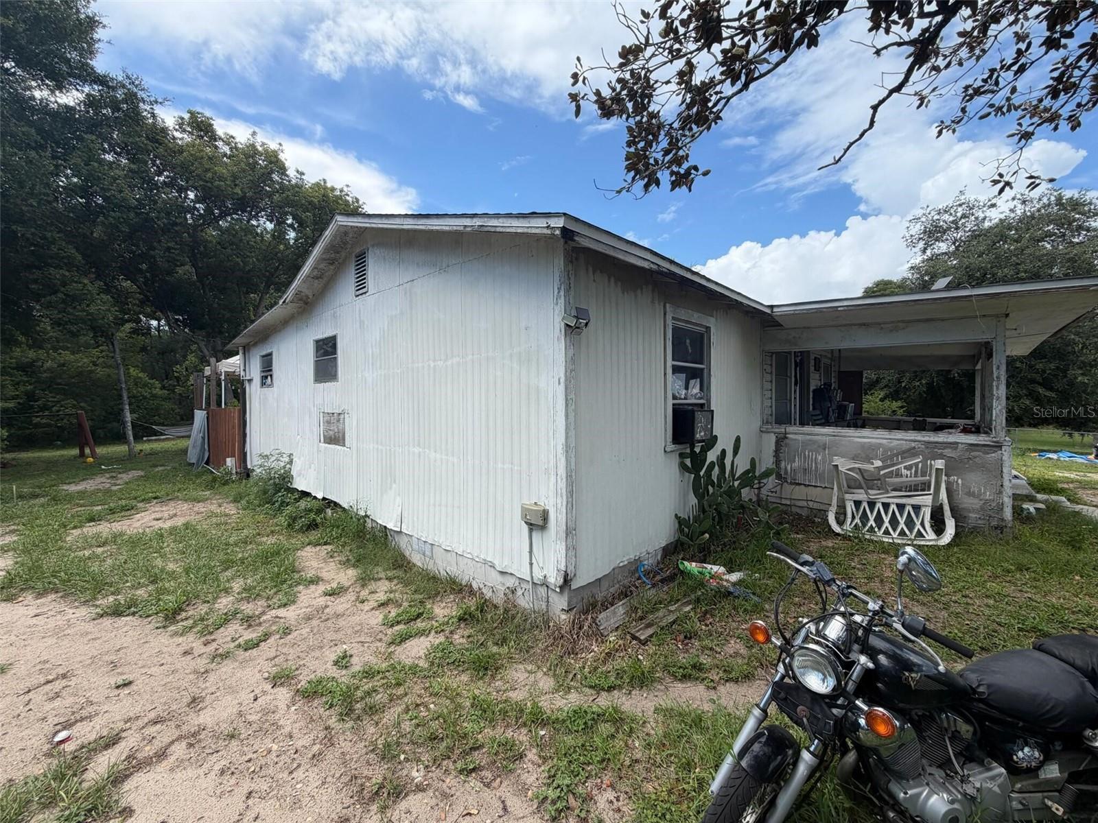 1724 S Us 301 Property Photo 2