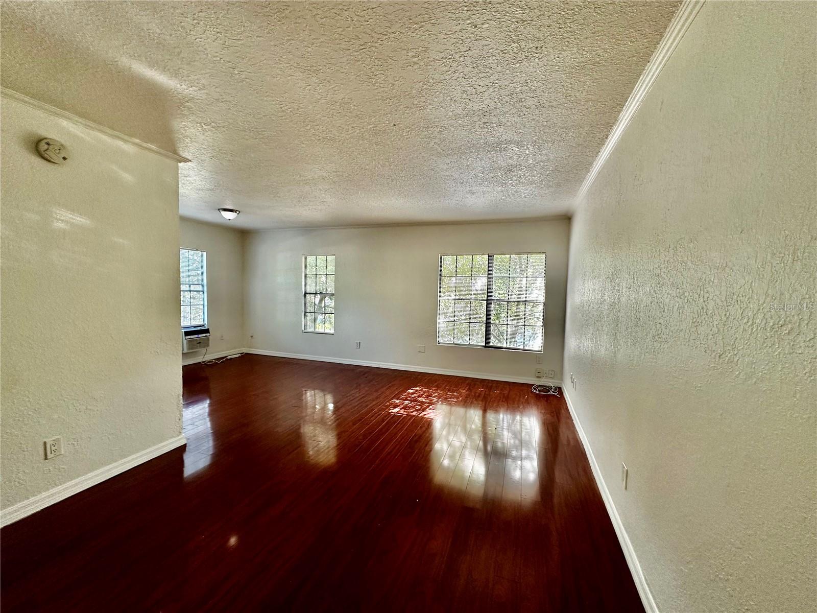 110 N Mills Ave #b Property Photo 6