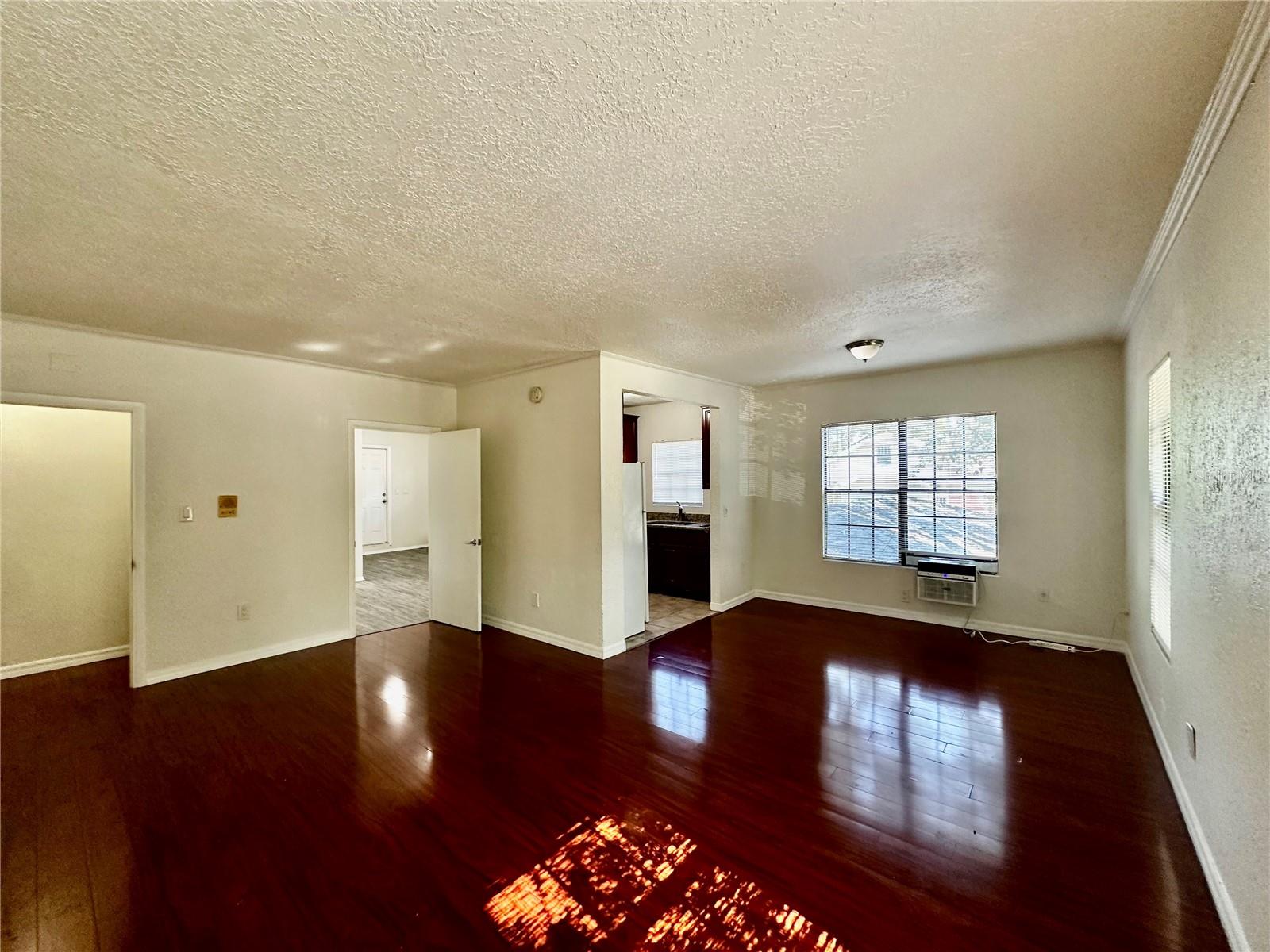 110 N Mills Ave #b Property Photo 7