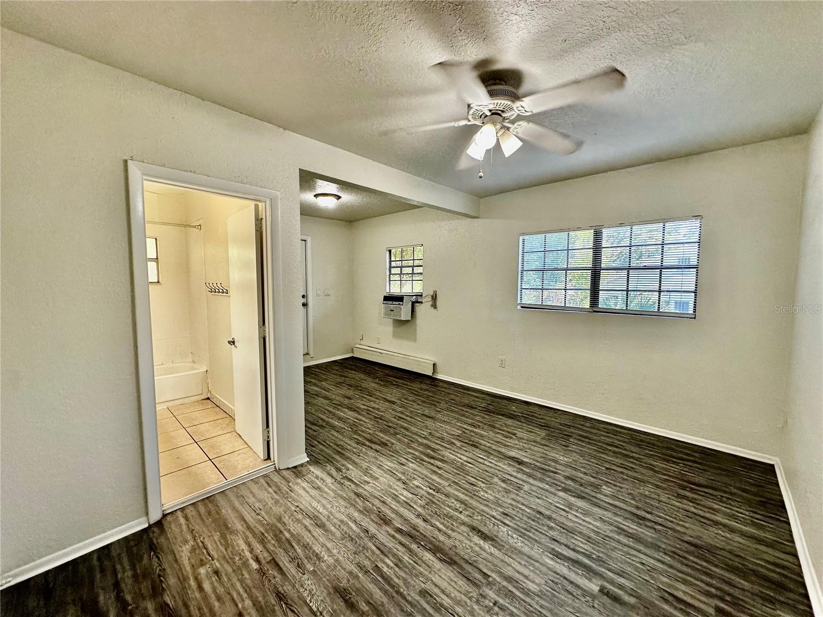 110 N Mills Ave #b Property Photo 10