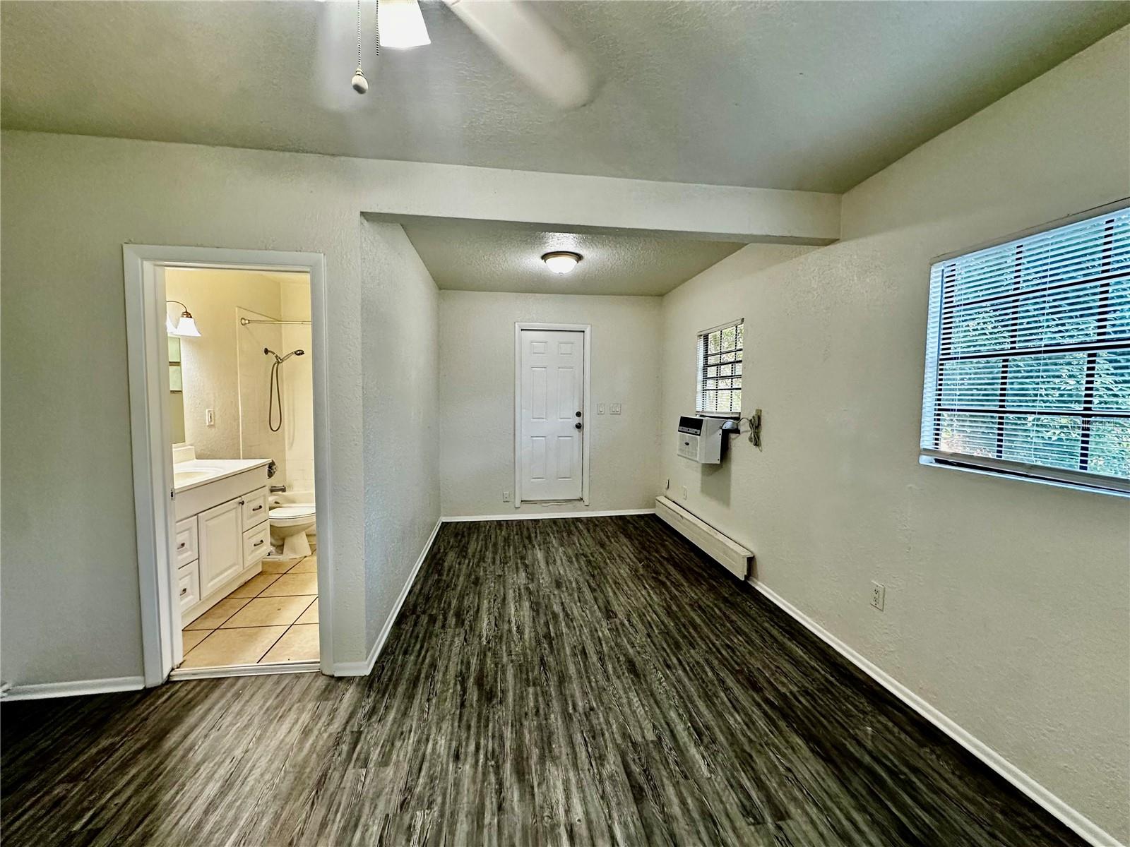 110 N Mills Ave #b Property Photo 11