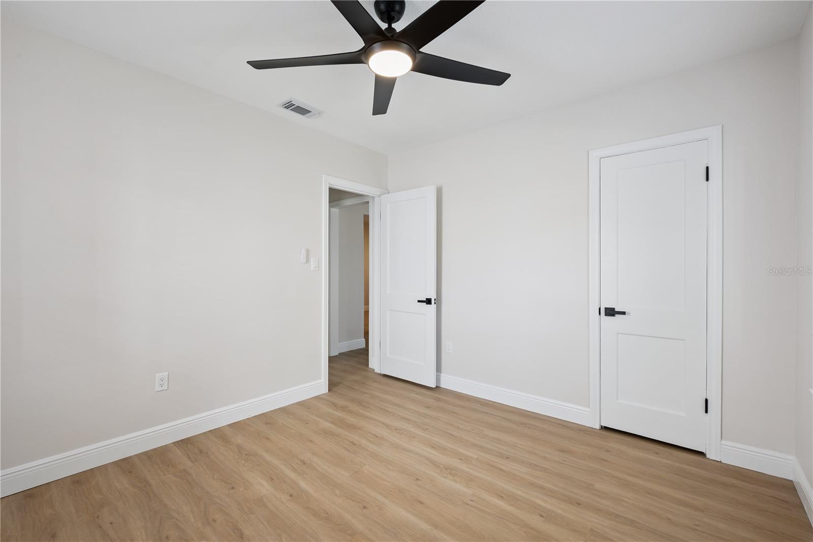 201 E Muriel St Property Photo 15