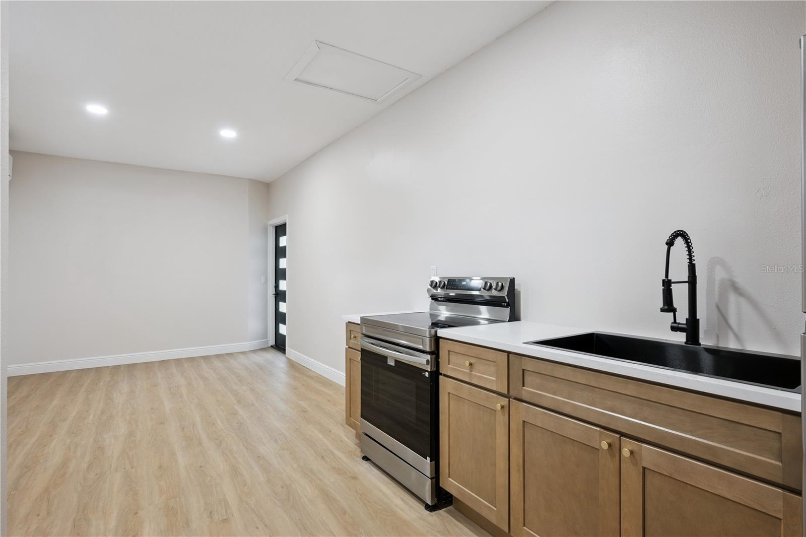 201 E Muriel St Property Photo 19