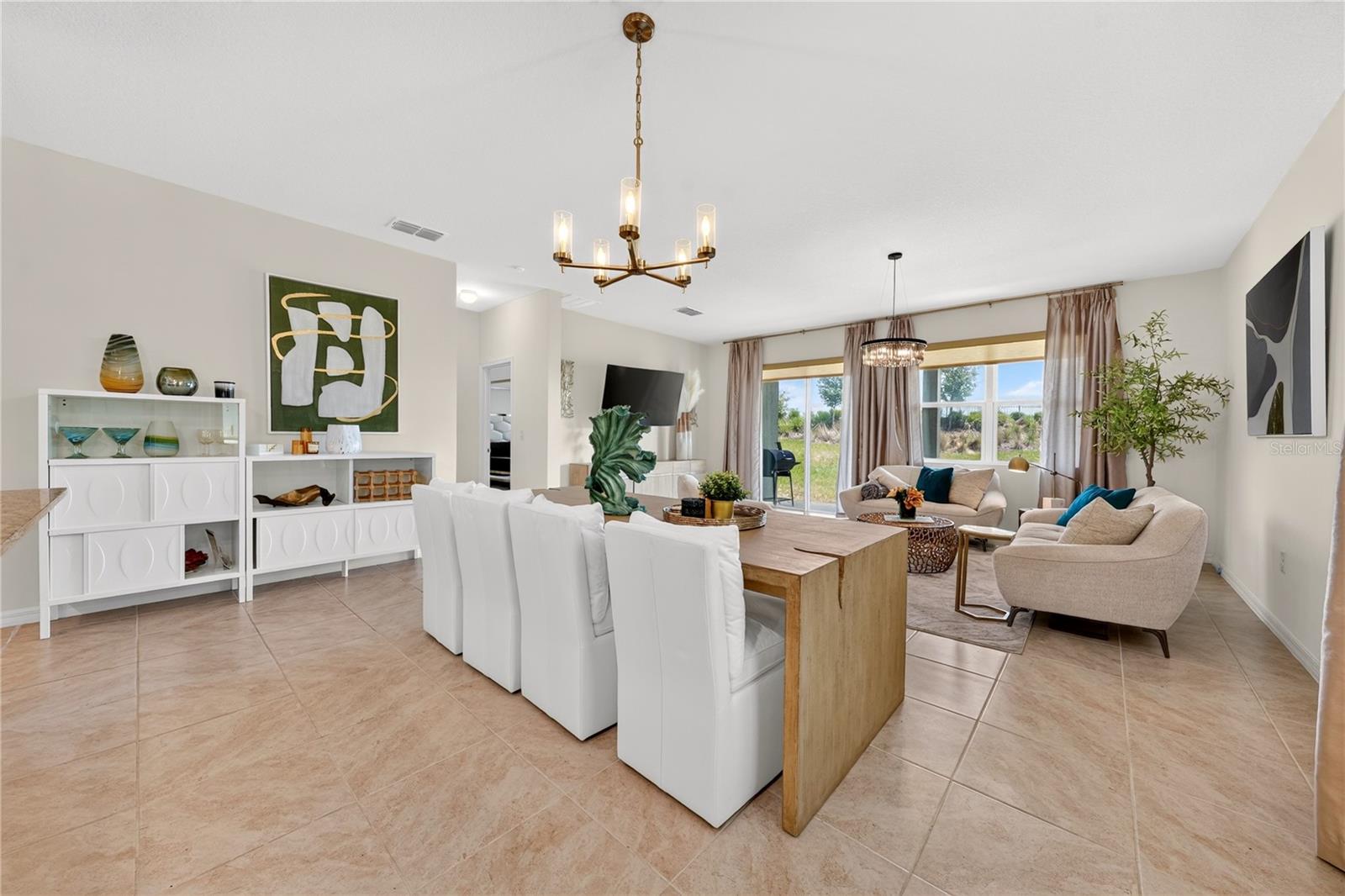 415 Overpool Avenue Property Photo 6