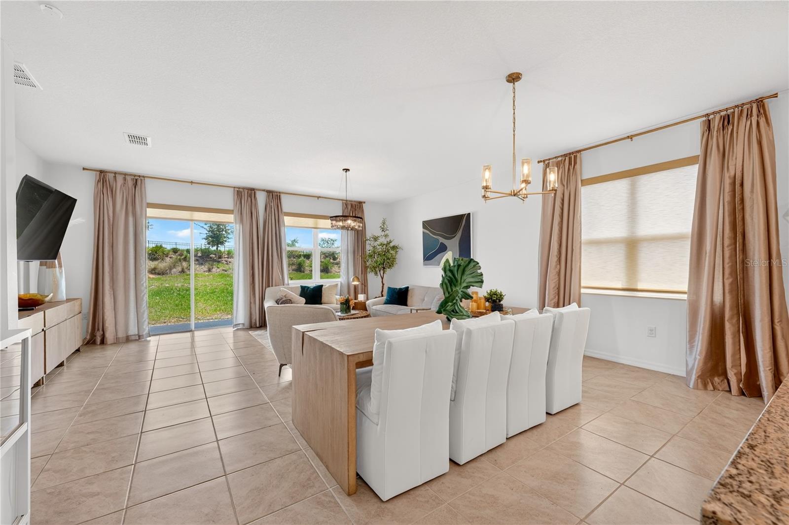 415 Overpool Avenue Property Photo 8