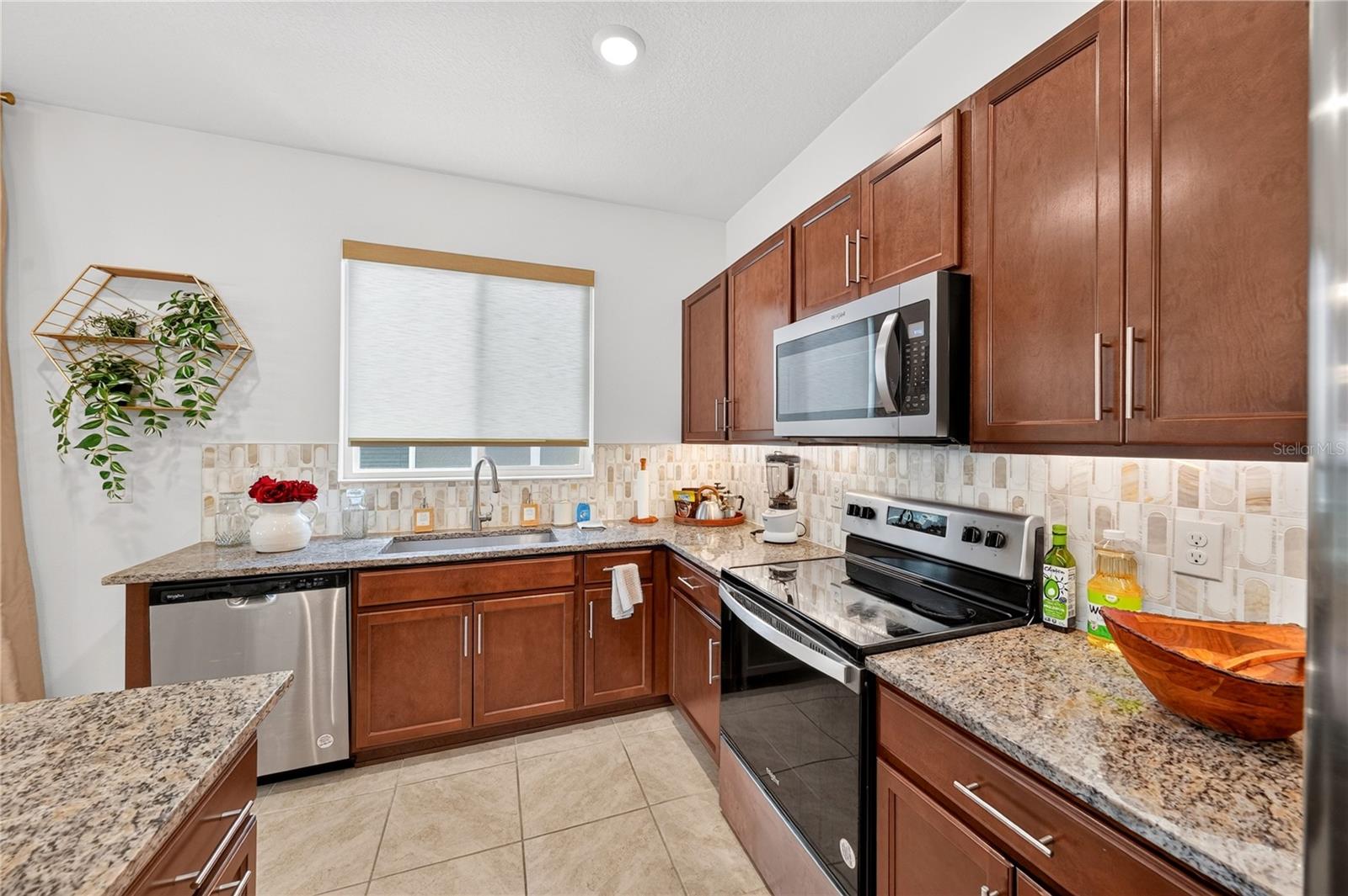 415 Overpool Avenue Property Photo 19