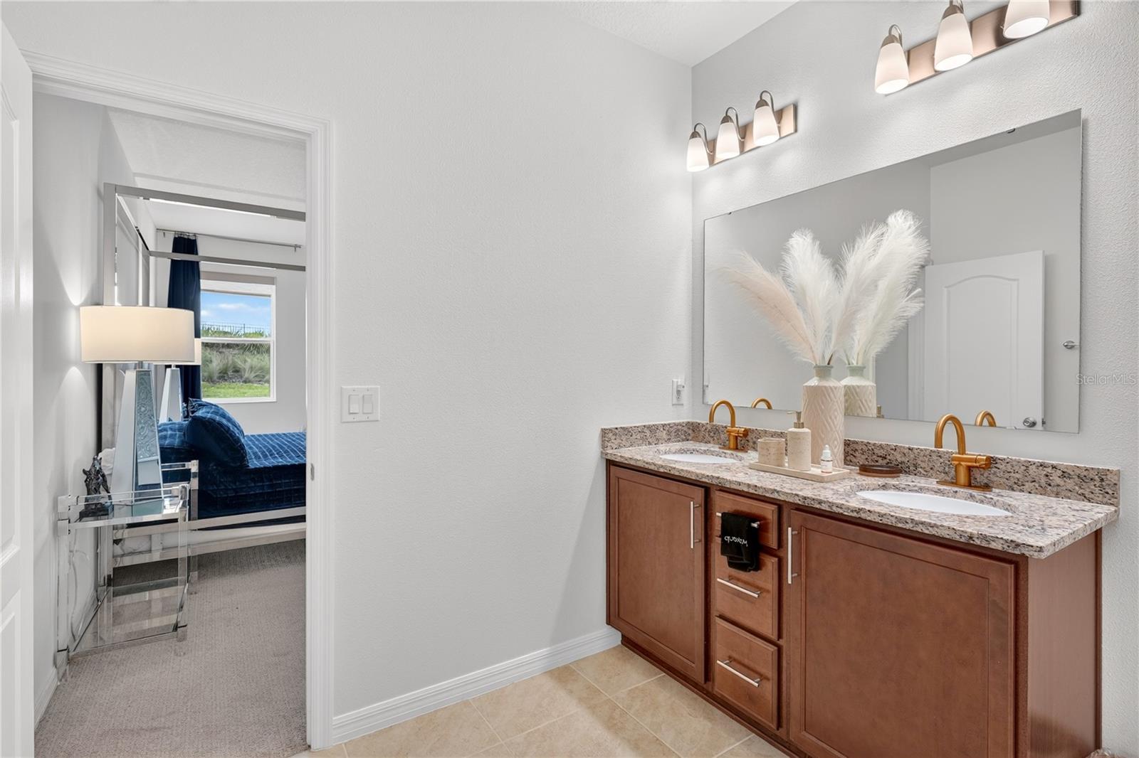 415 Overpool Avenue Property Photo 28