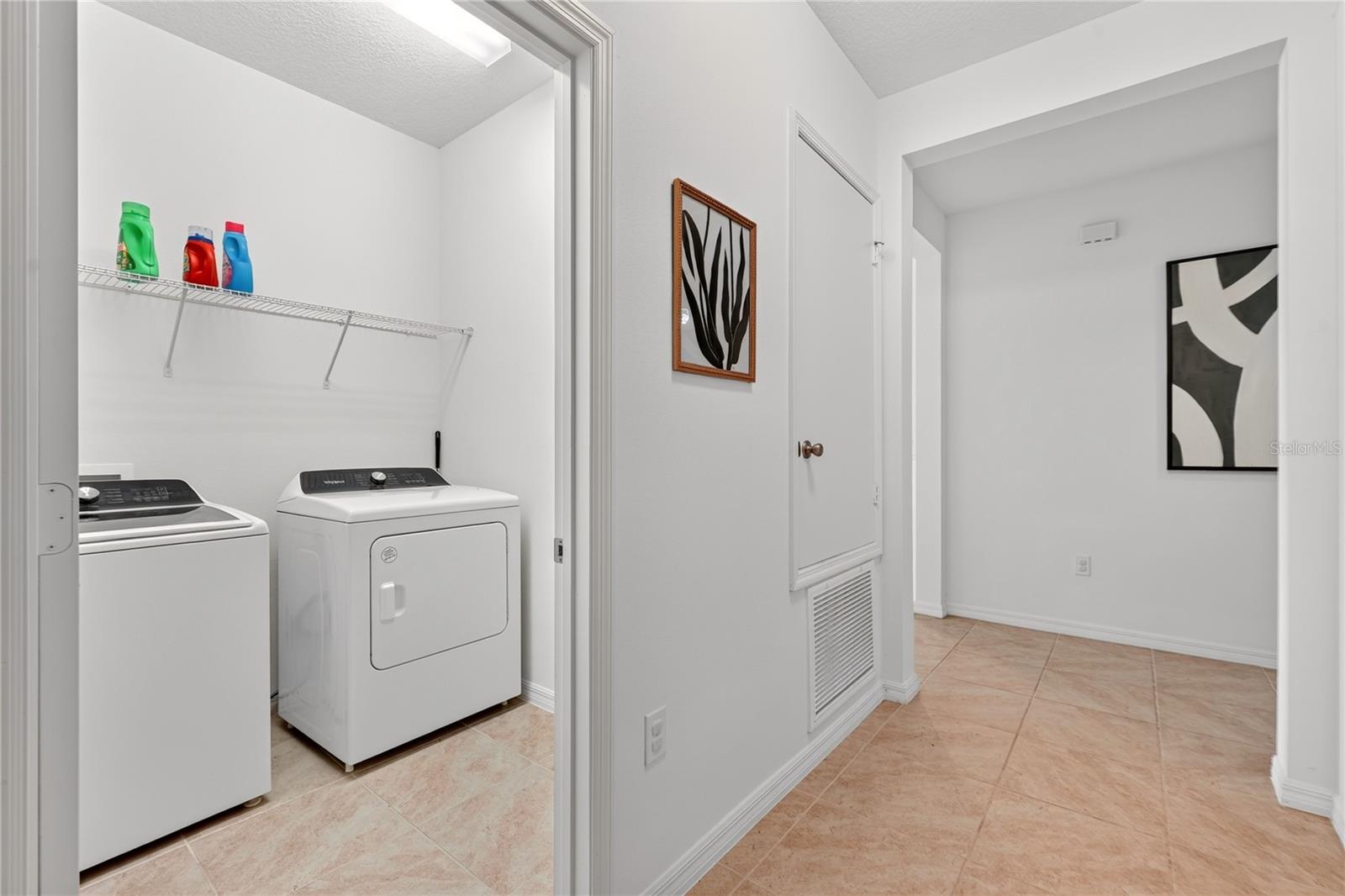 415 Overpool Avenue Property Photo 33