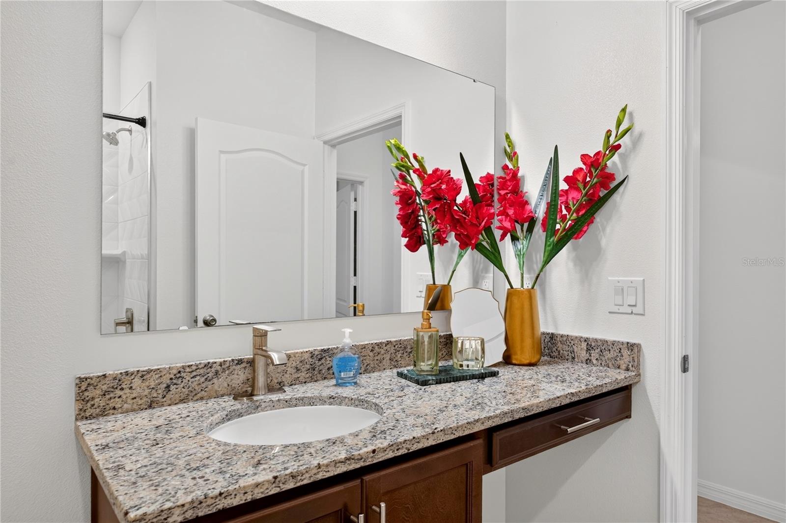 415 Overpool Avenue Property Photo 38