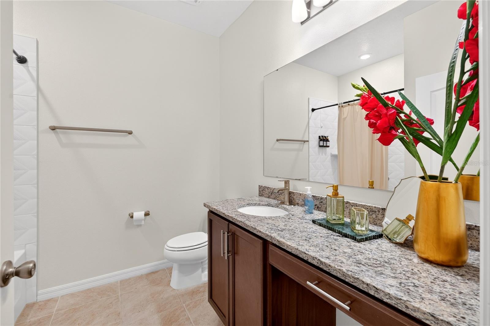 415 Overpool Avenue Property Photo 39