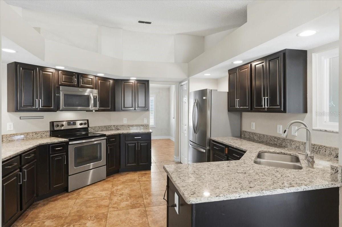 2406 Abalone Blvd Property Photo 2