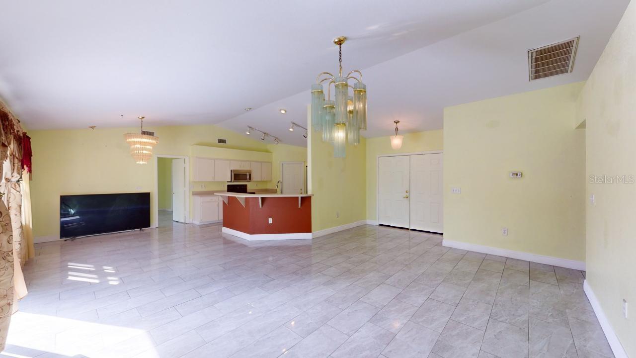 O6422266 Property Photo 9