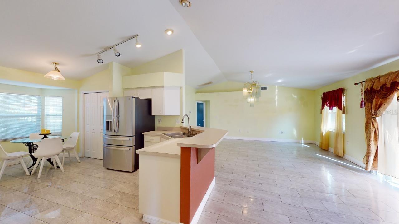 O6422266 Property Photo 11