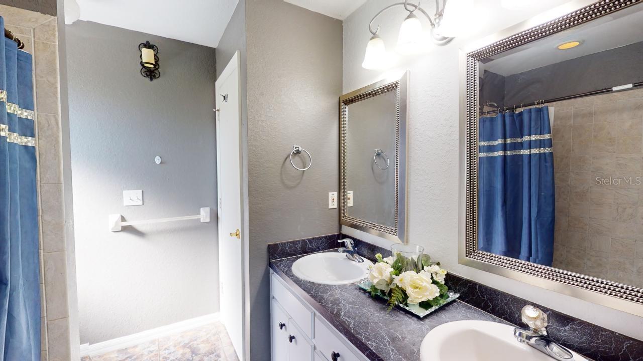 O6422266 Property Photo 19
