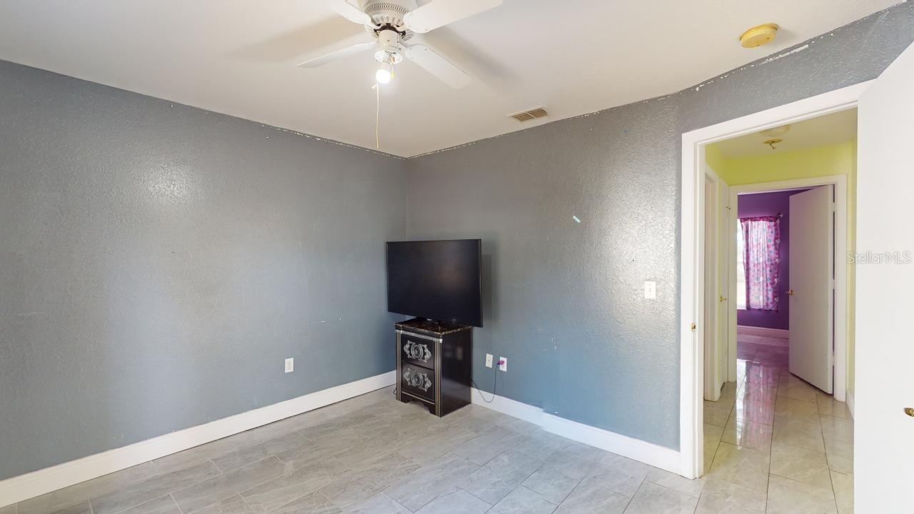 O6422266 Property Photo 23