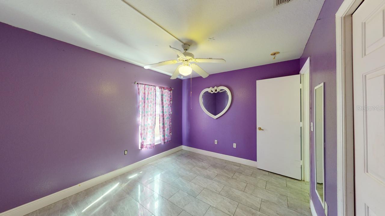 O6422266 Property Photo 26