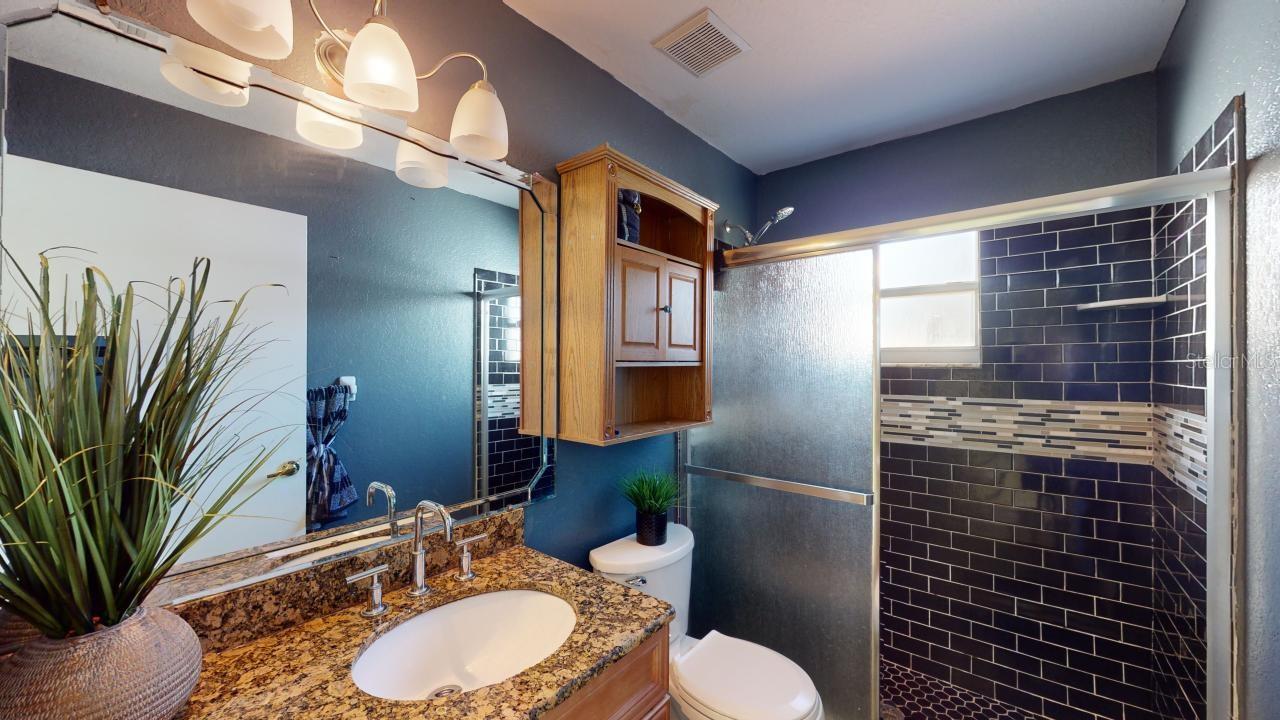 O6422266 Property Photo 27