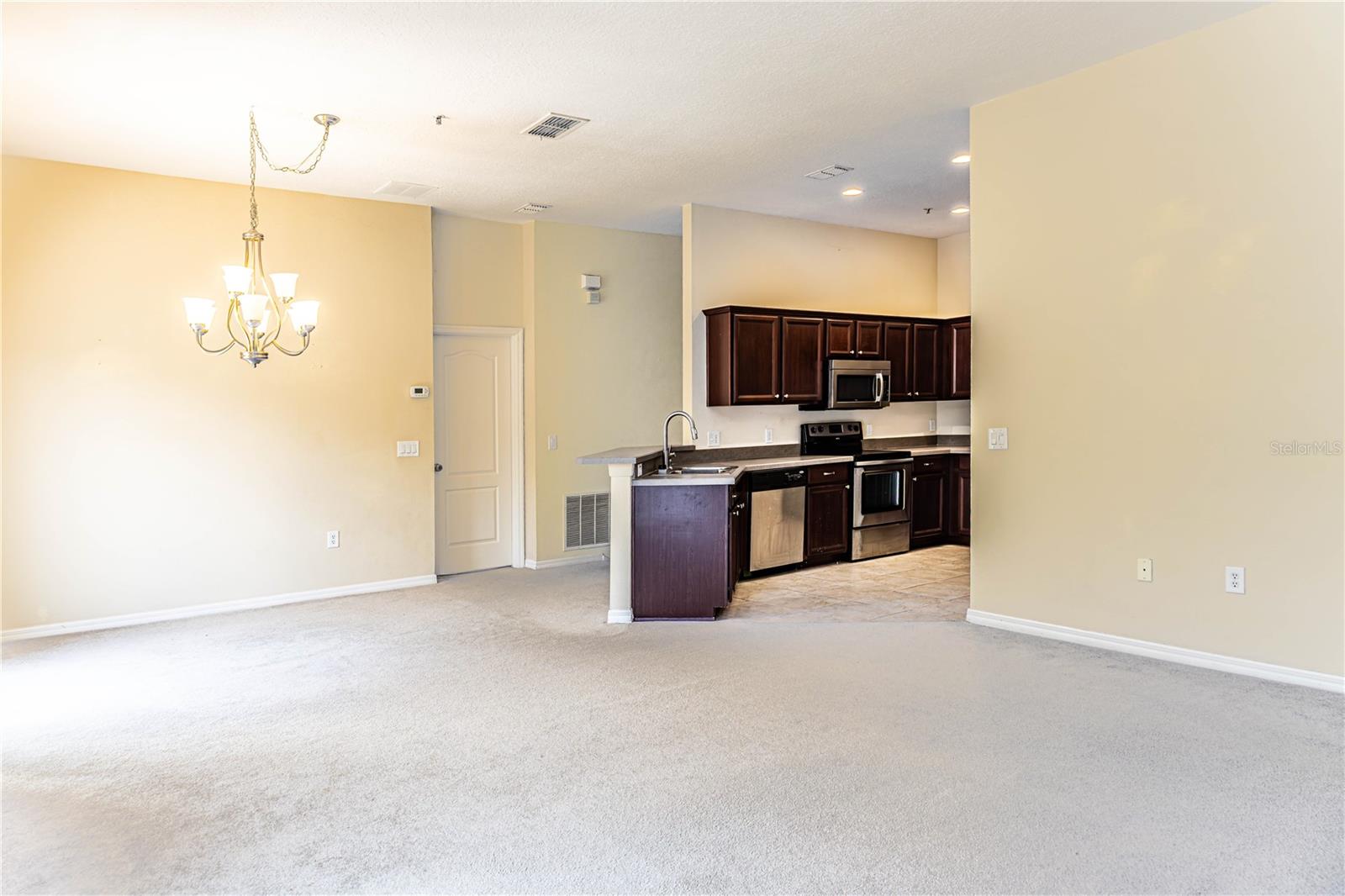 6438 S Goldenrod Rd #19a Property Photo 5
