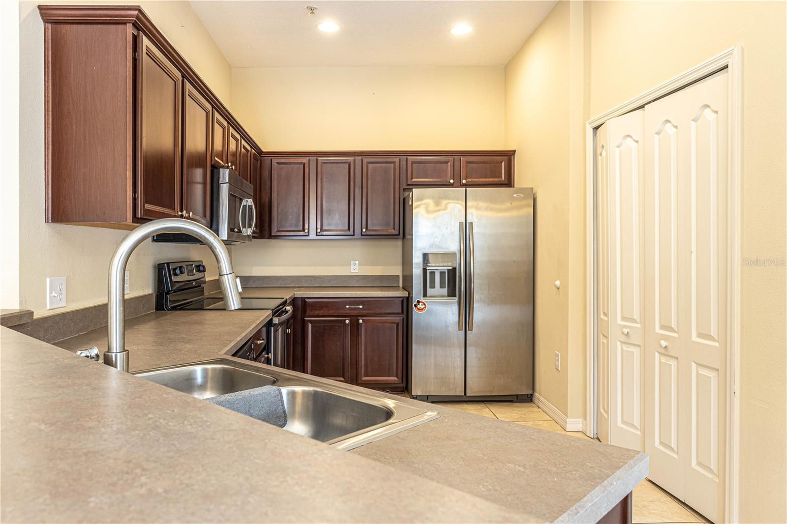 6438 S Goldenrod Rd #19a Property Photo 8