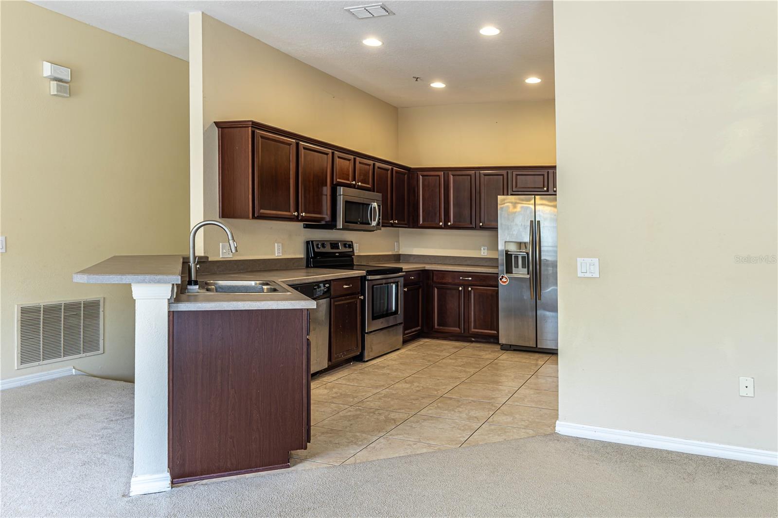 6438 S Goldenrod Rd #19a Property Photo 9