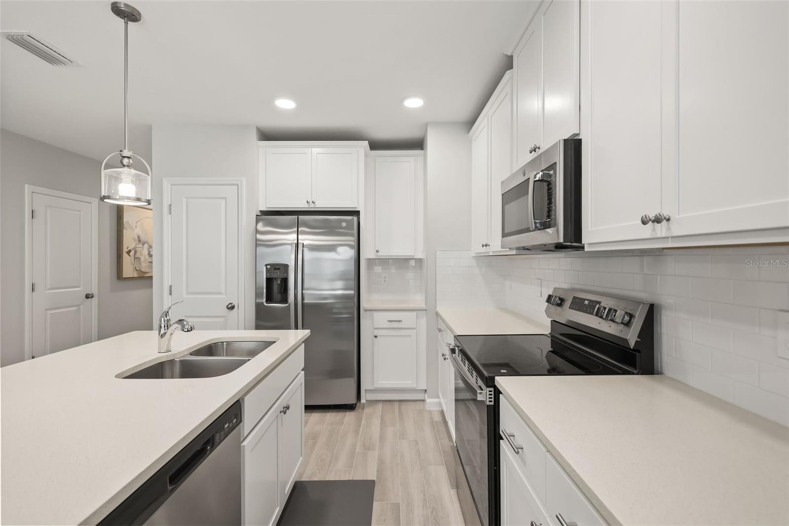 14937 Harvest St Property Photo 8