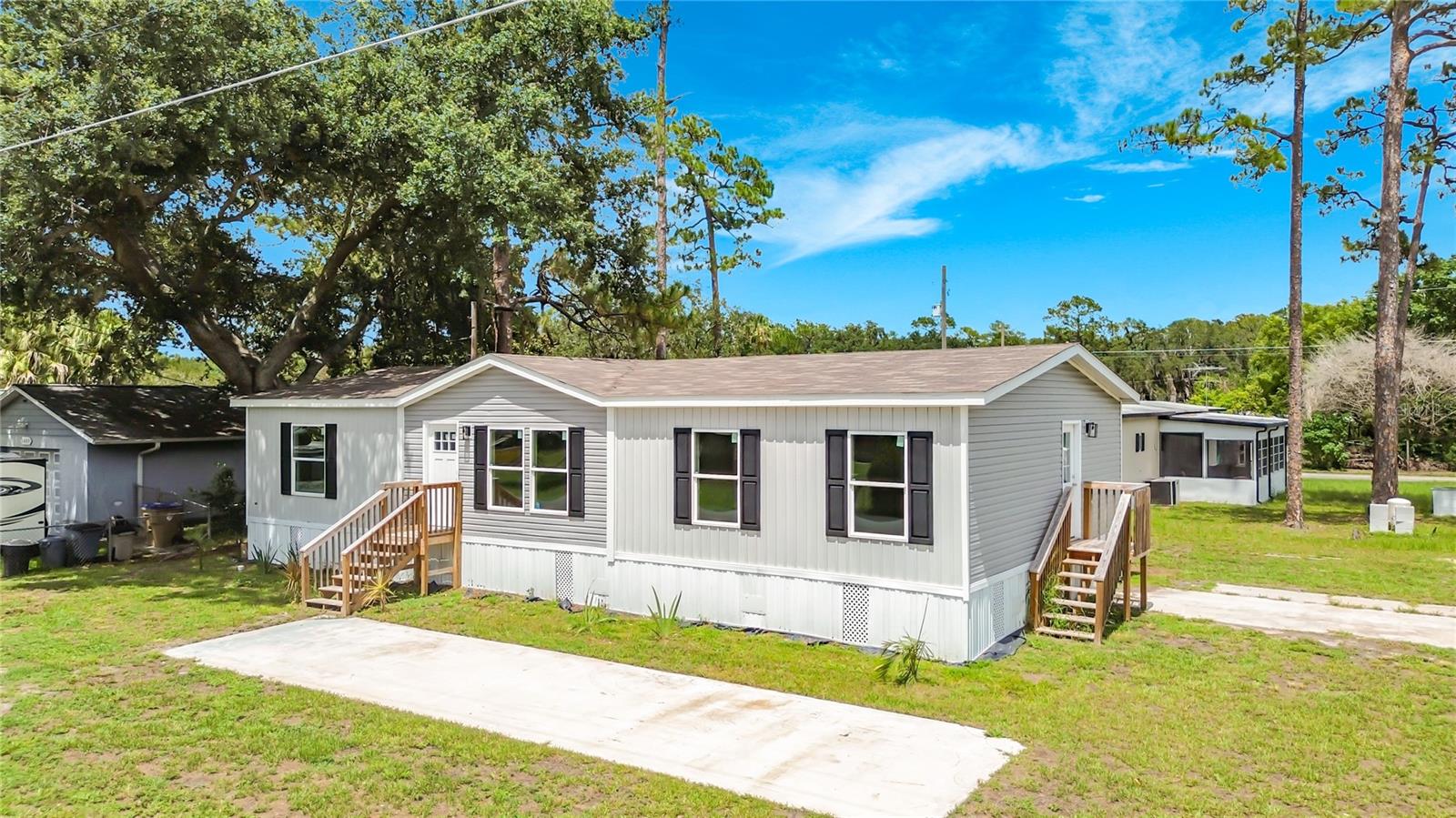 1657 Flounder St Property Photo 2