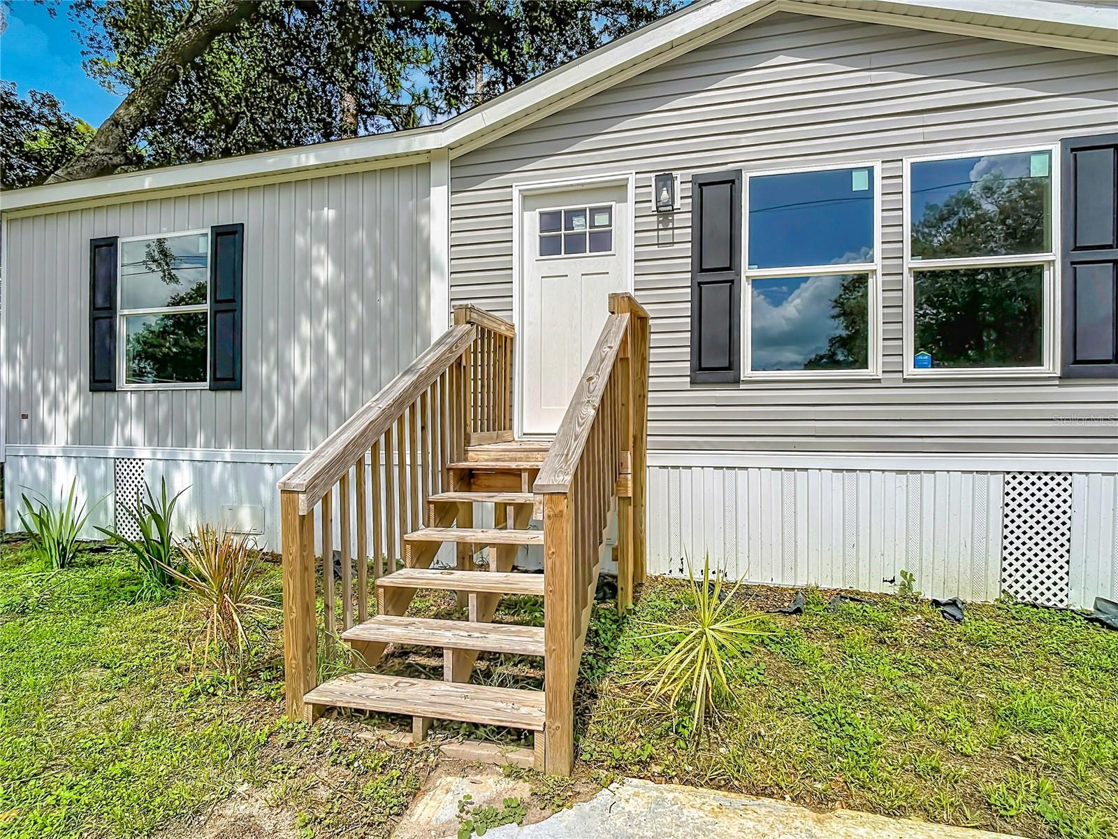 1657 Flounder St Property Photo 3