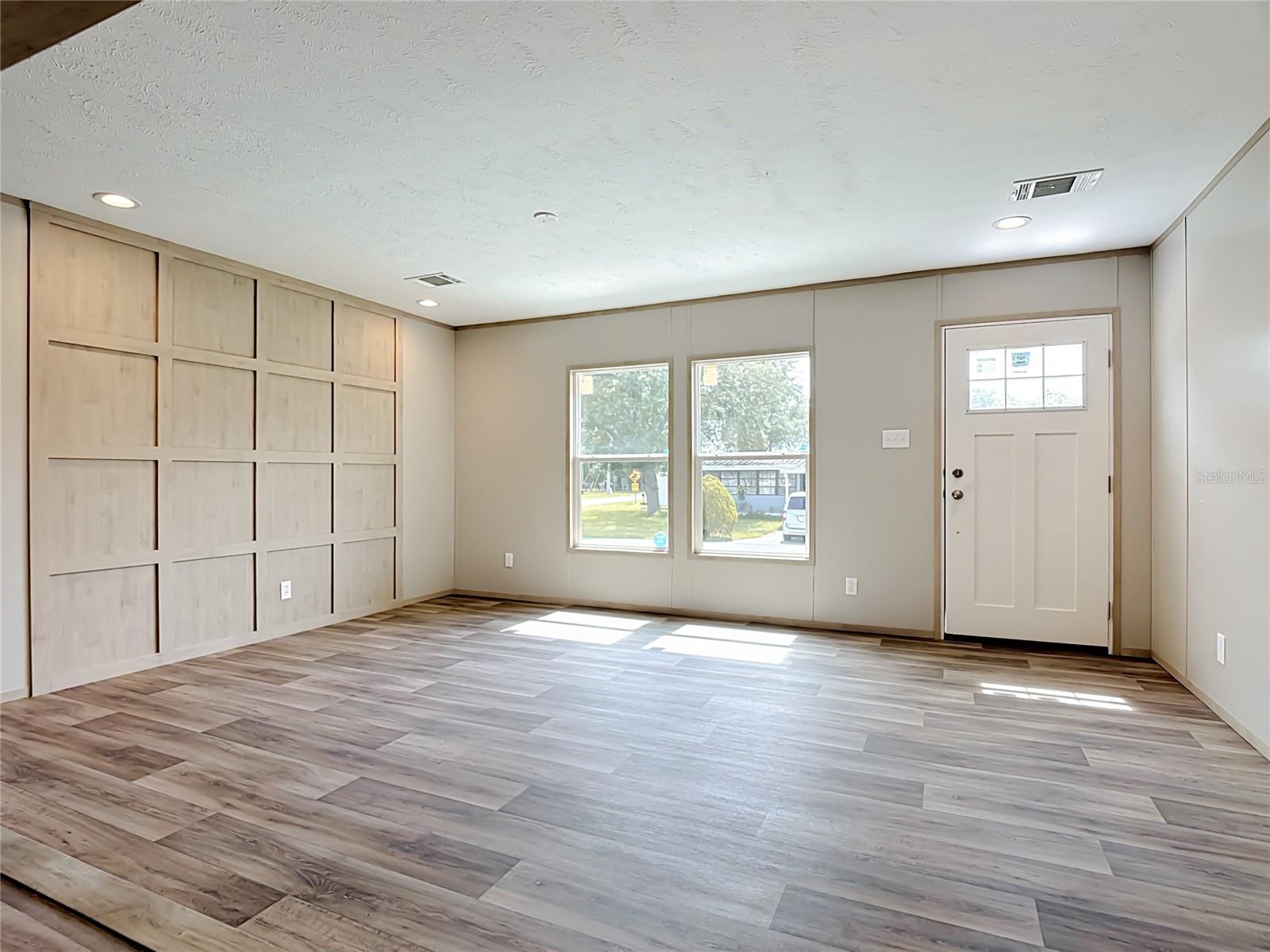 1657 Flounder St Property Photo 5