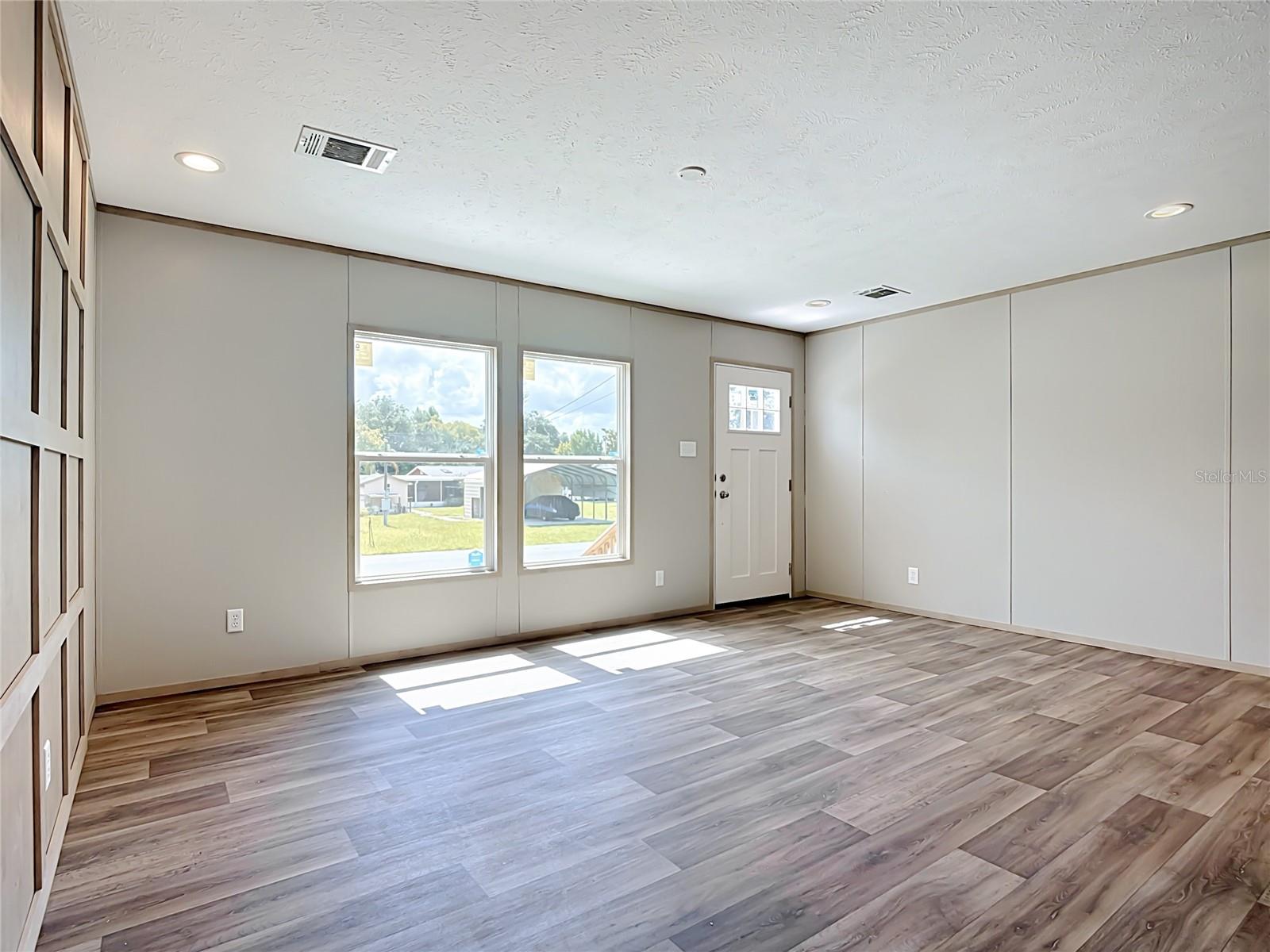 1657 Flounder St Property Photo 8
