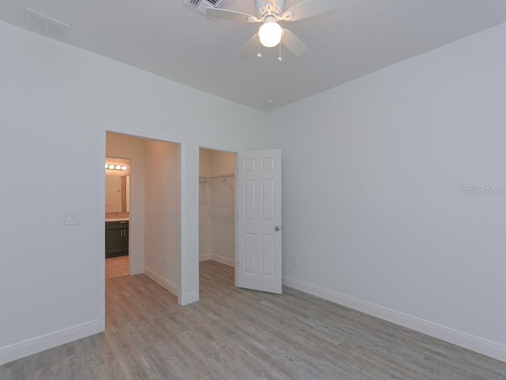 2831 W Livingston St Property Photo 3
