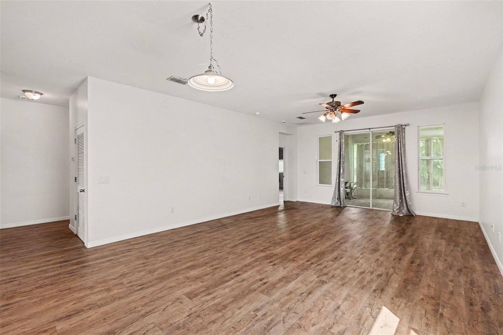 12324 Streambed Dr Property Photo 4