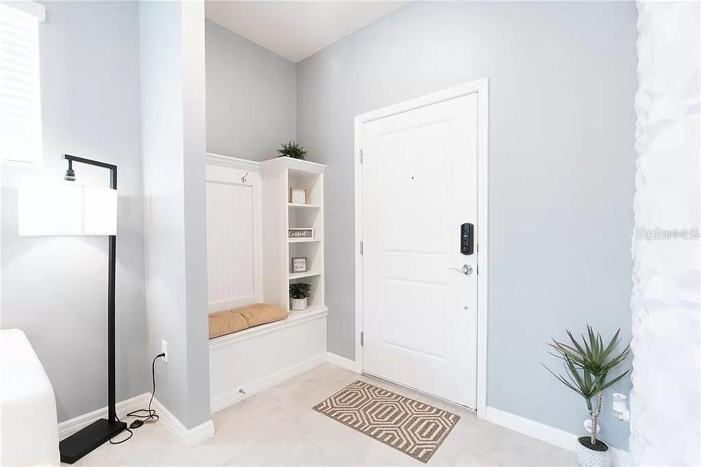 7243 Oakmoss Loop Property Photo 3