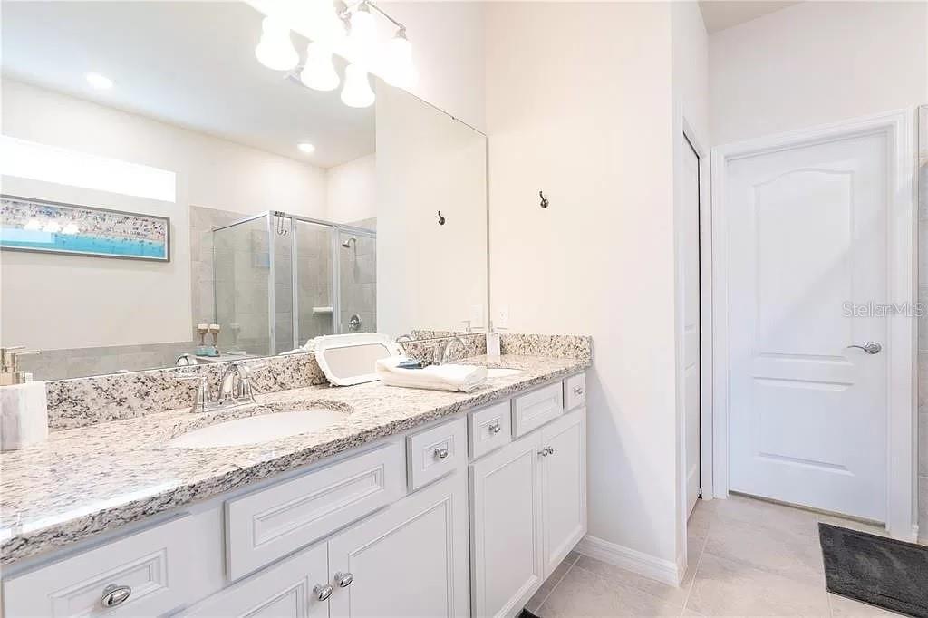 7243 Oakmoss Loop Property Photo 20
