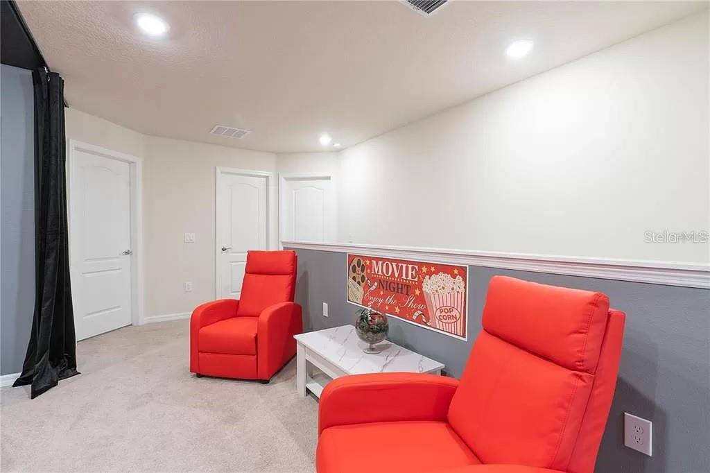 7243 Oakmoss Loop Property Photo 25