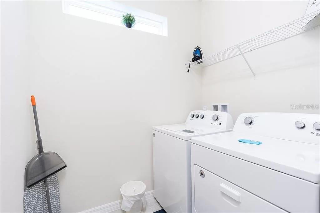 7243 Oakmoss Loop Property Photo 41
