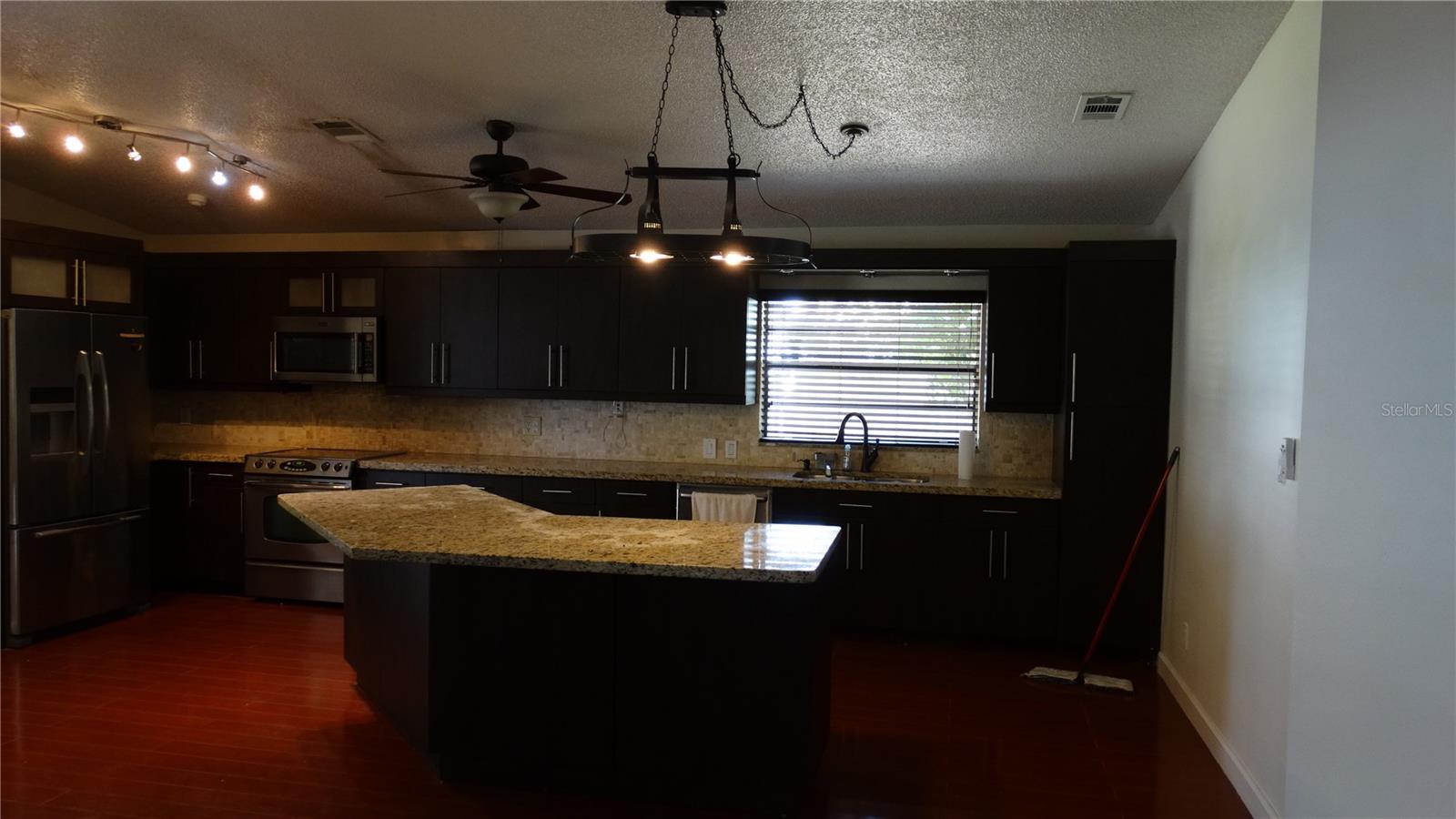 11200 Torbert Ct Property Photo 15