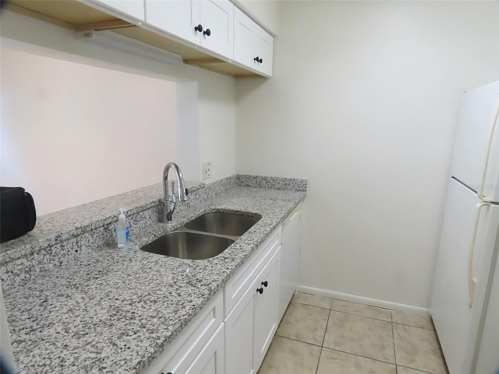 104 Northlake Dr #104 Property Photo 8